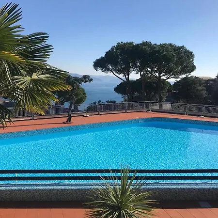 Apartament The Poet Bay - With Pool