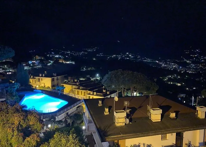 The Poet Bay - With Pool *