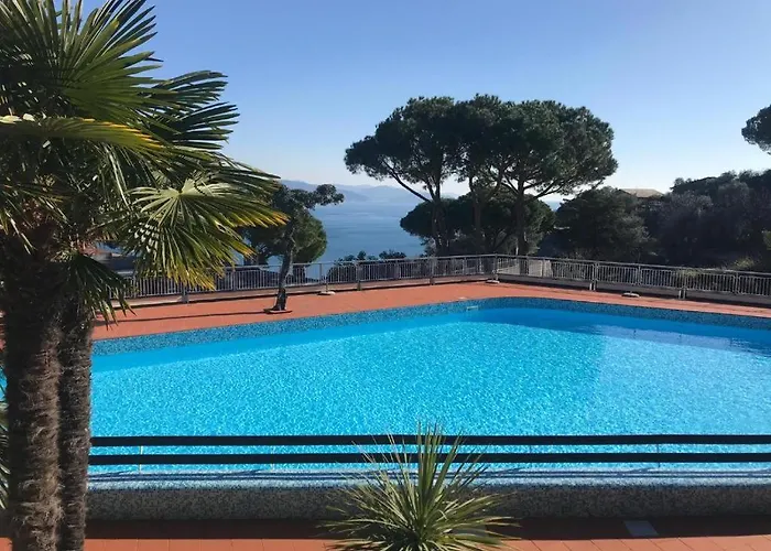 Appartement The Poet Bay - With Pool